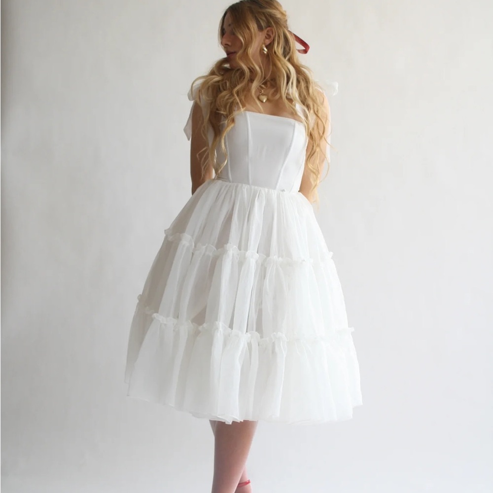 Women’s White Midi Tulle Dress - Classic Square Neck